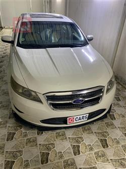 Ford Taurus